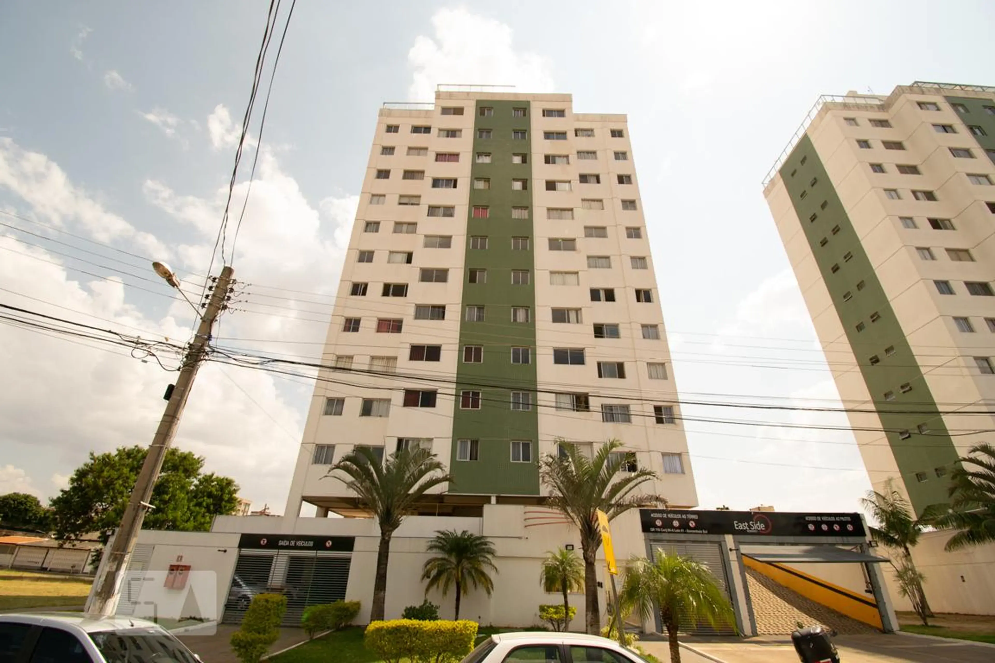 Fachada do Condomínio East Side Residence I na QR 116